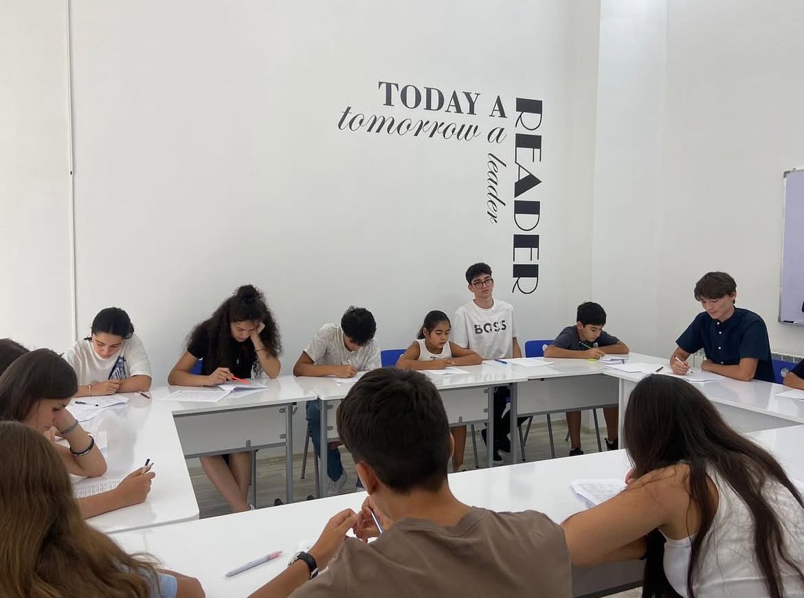 Simurq Academy classroom